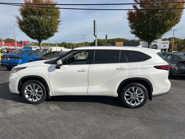 used 2023 Toyota Highlander car, priced at $40,500