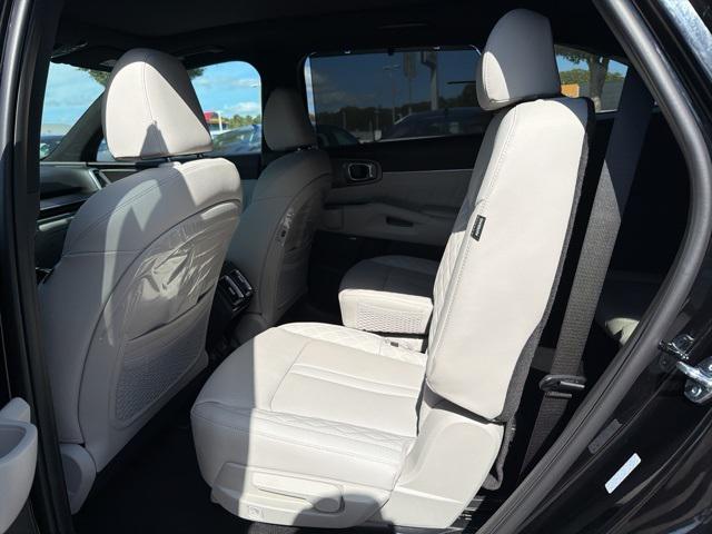 new 2025 Kia Sorento Hybrid car, priced at $48,595