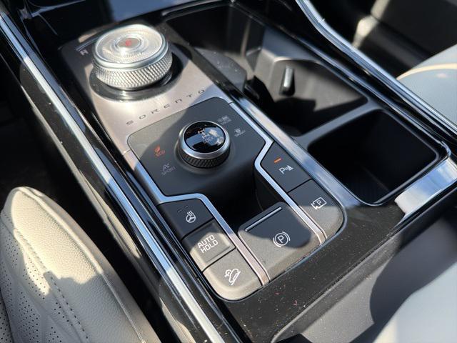 new 2025 Kia Sorento Hybrid car, priced at $48,595