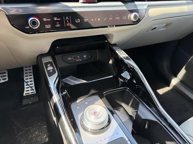 new 2025 Kia Sorento Hybrid car, priced at $48,595