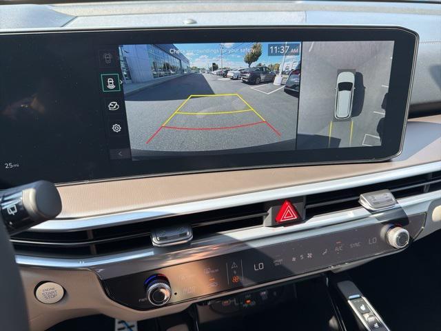 new 2025 Kia Sorento Hybrid car, priced at $48,595