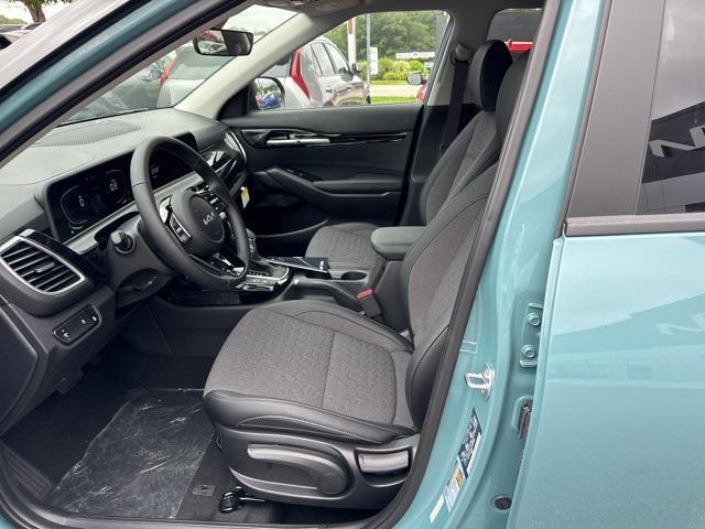 new 2025 Kia Seltos car, priced at $28,805