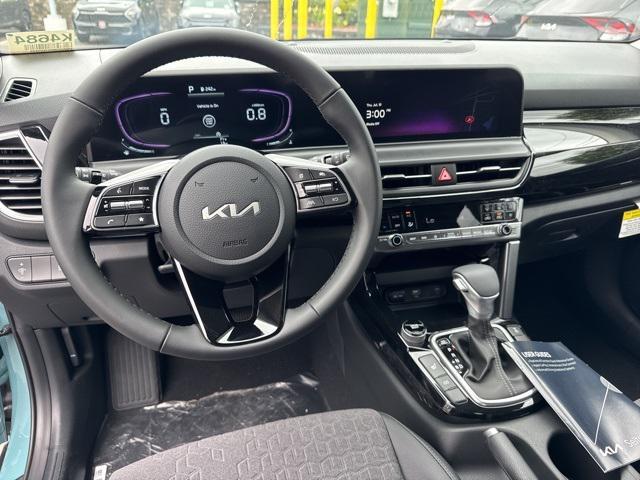 new 2025 Kia Seltos car, priced at $28,805