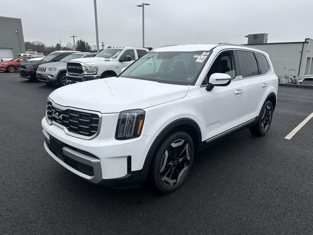 used 2023 Kia Telluride car, priced at $35,562