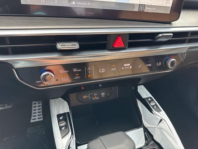 new 2025 Kia Sorento car, priced at $48,595