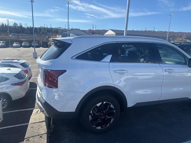 used 2025 Kia Sorento car, priced at $33,500