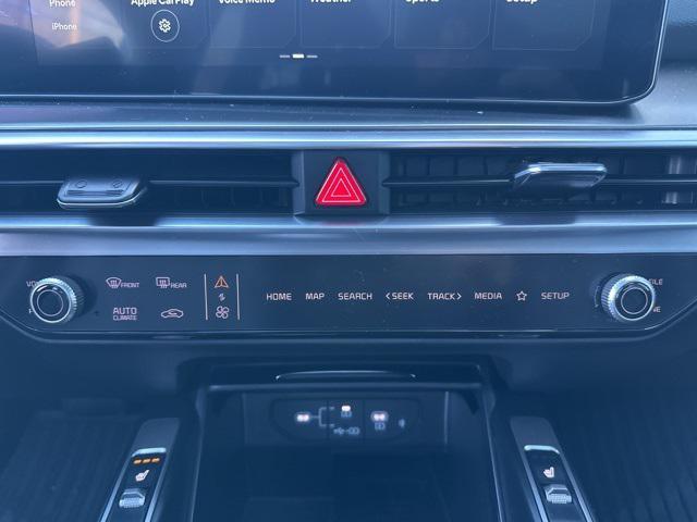 used 2025 Kia Sorento Hybrid car, priced at $34,900