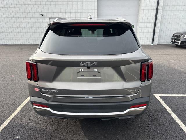 used 2025 Kia Sorento Hybrid car, priced at $36,900