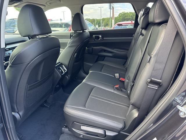 new 2025 Kia Sorento car, priced at $38,995