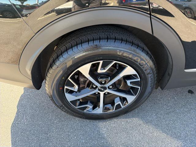 used 2023 Kia Sportage Hybrid car, priced at $24,900