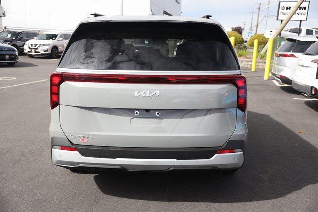 new 2025 Kia Carnival car, priced at $43,030