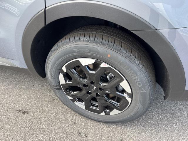 new 2025 Kia Sorento car, priced at $38,880