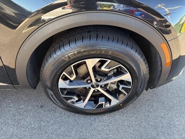 used 2023 Kia Sportage Hybrid car, priced at $24,650