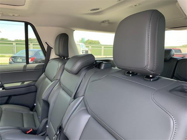 new 2025 Ford Expedition car, priced at $70,978