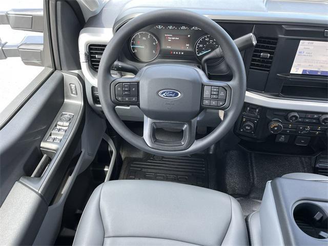 new 2025 Ford F-350 car, priced at $62,960
