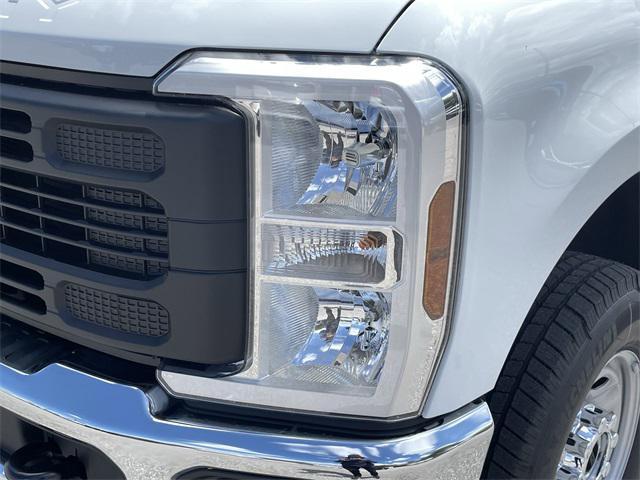 new 2025 Ford F-350 car, priced at $62,960