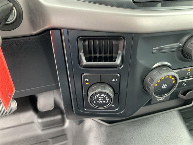 new 2025 Ford F-150 car, priced at $41,601