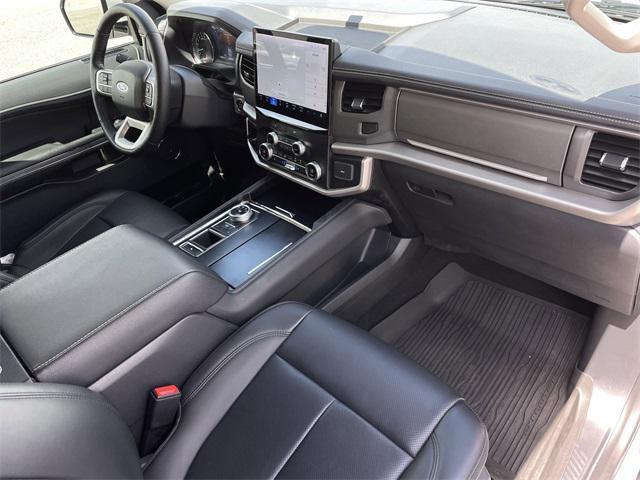 used 2024 Ford Expedition car, priced at $43,000