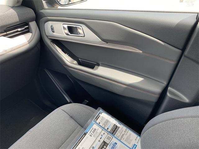 new 2025 Ford Explorer car, priced at $38,601