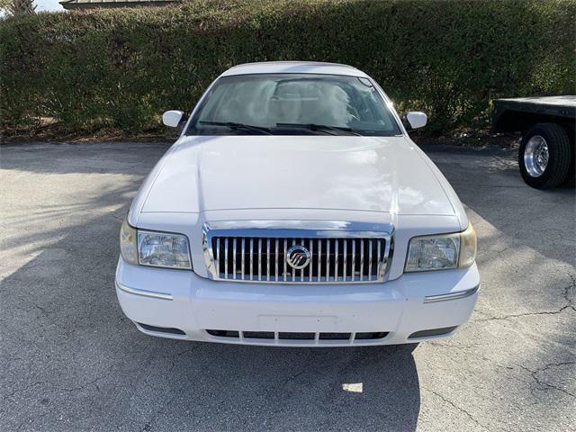 used 2006 Mercury Grand Marquis car, priced at $8,000