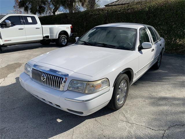 used 2006 Mercury Grand Marquis car, priced at $8,000