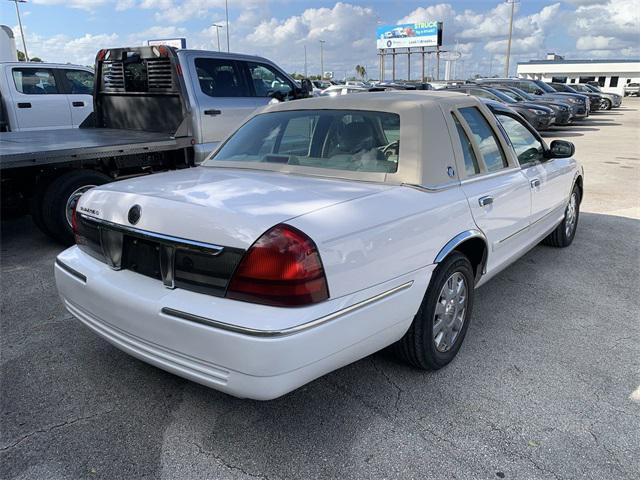 used 2006 Mercury Grand Marquis car, priced at $8,000