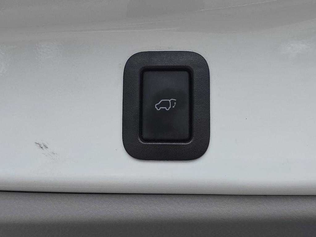 used 2019 Toyota Highlander car, priced at $18,599
