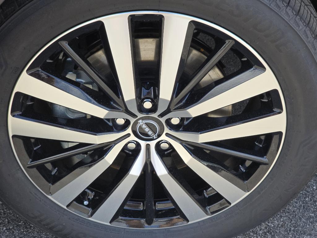 new 2025 Nissan Pathfinder car, priced at $52,485