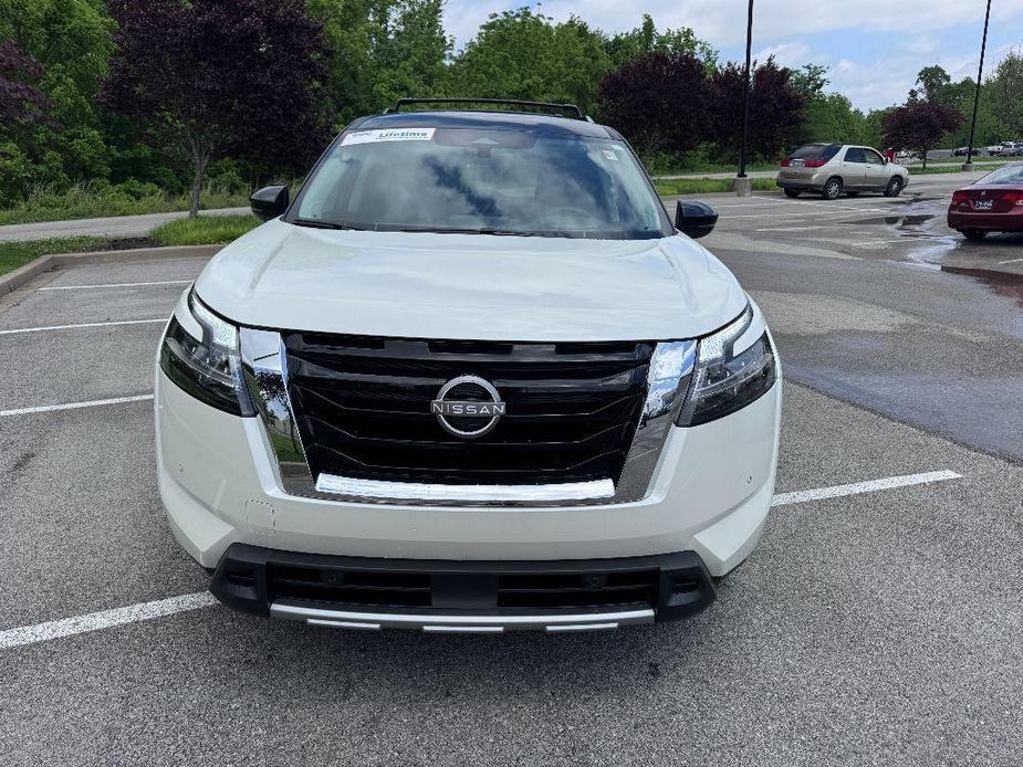 new 2024 Nissan Pathfinder car, priced at $53,640