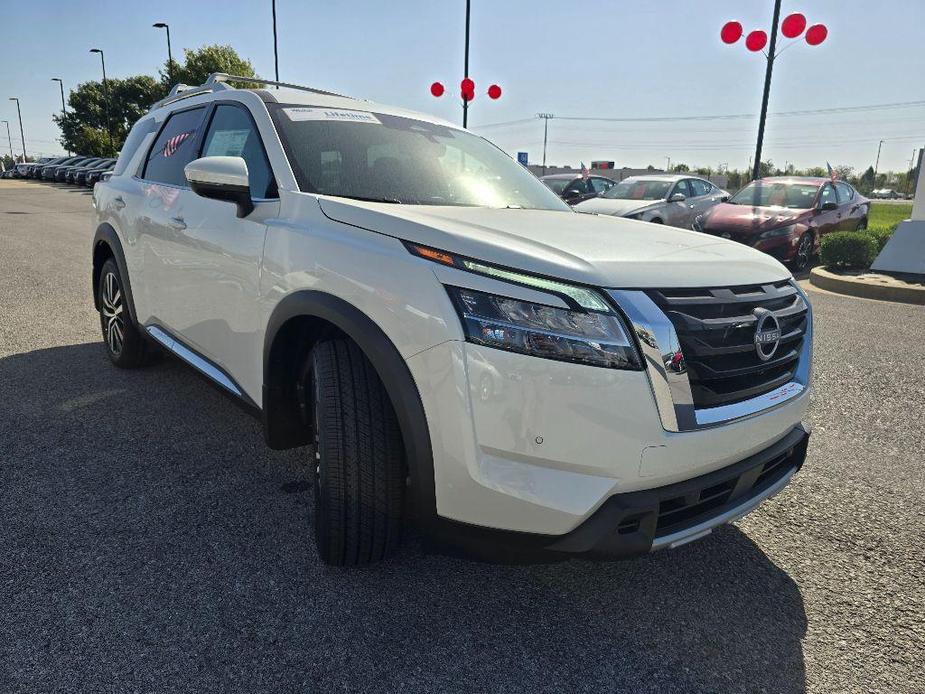 new 2024 Nissan Pathfinder car, priced at $50,336