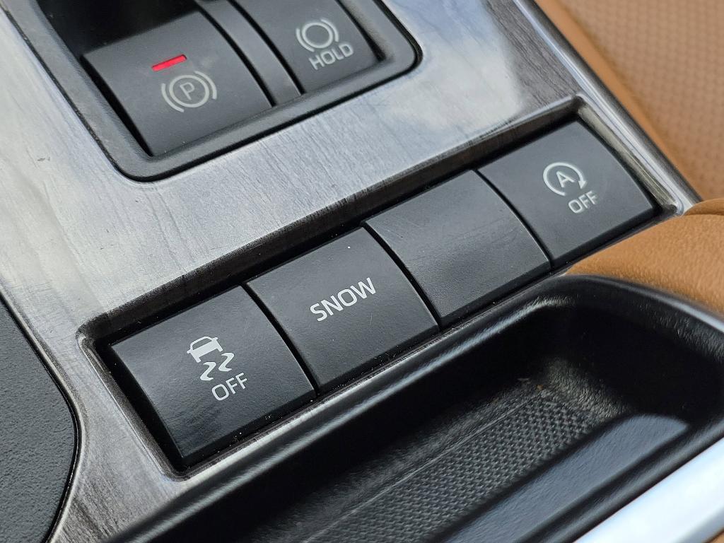 used 2022 Toyota Highlander car, priced at $38,976