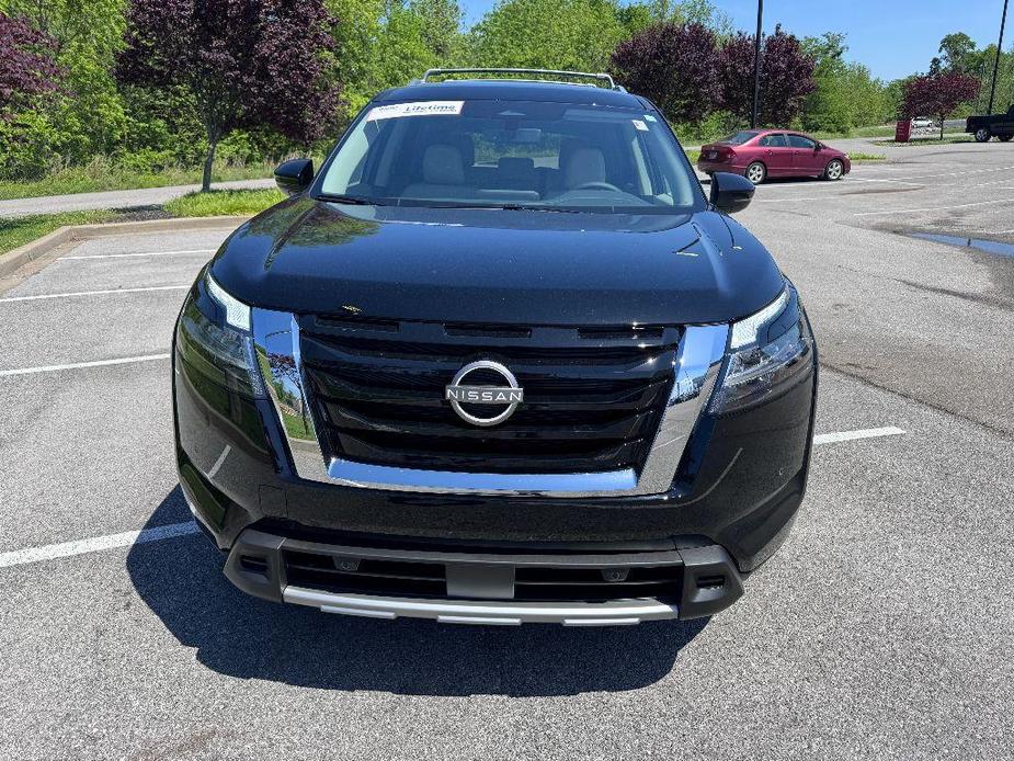 new 2024 Nissan Pathfinder car, priced at $45,310