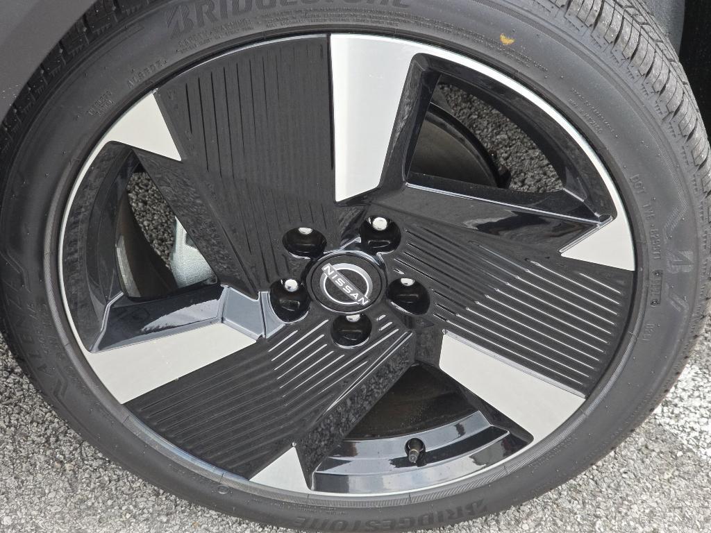 new 2025 Nissan Kicks car, priced at $27,900