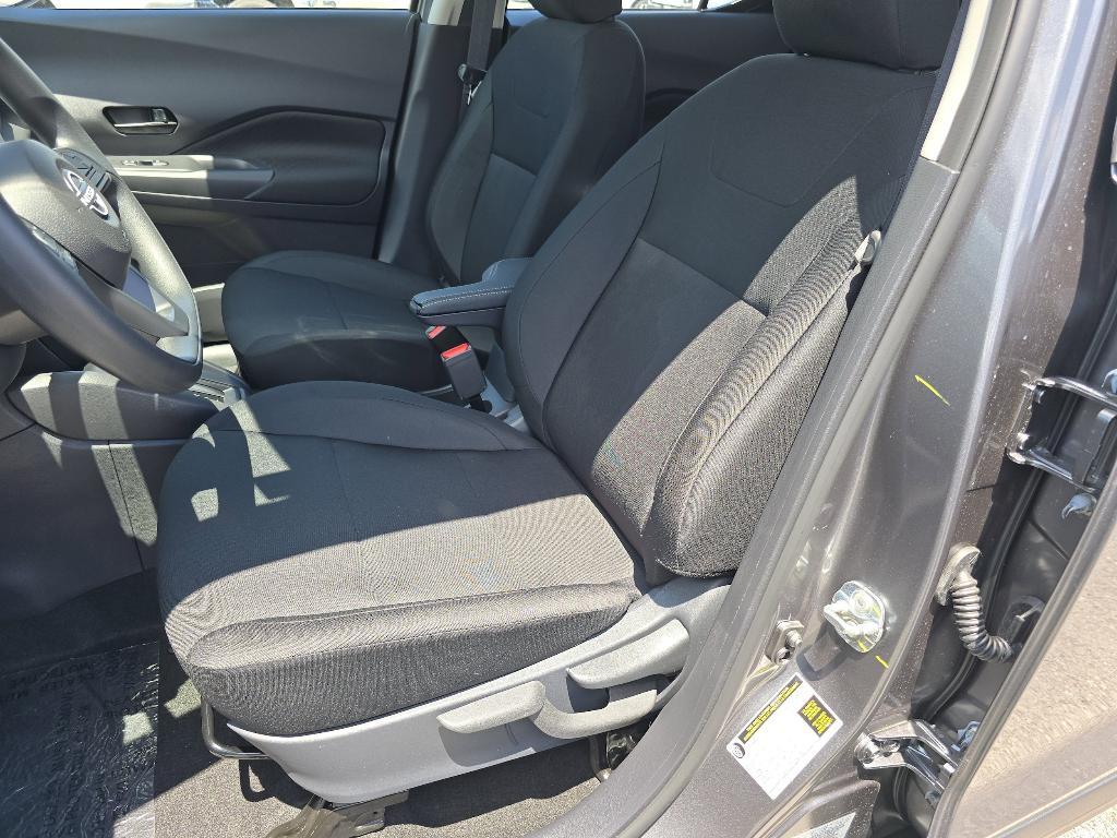 new 2025 Nissan Kicks Play car, priced at $23,850