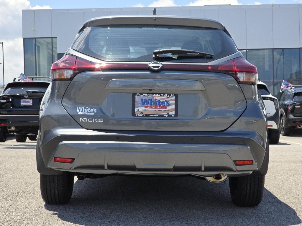 new 2025 Nissan Kicks Play car, priced at $23,850