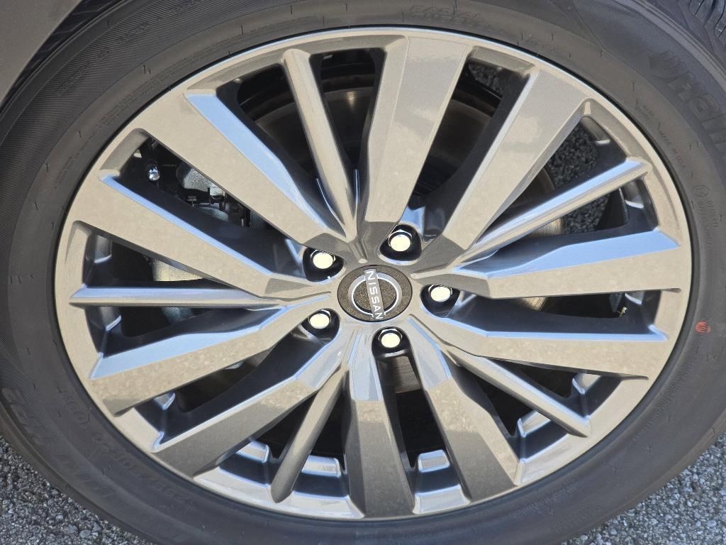 new 2025 Nissan Pathfinder car, priced at $45,465