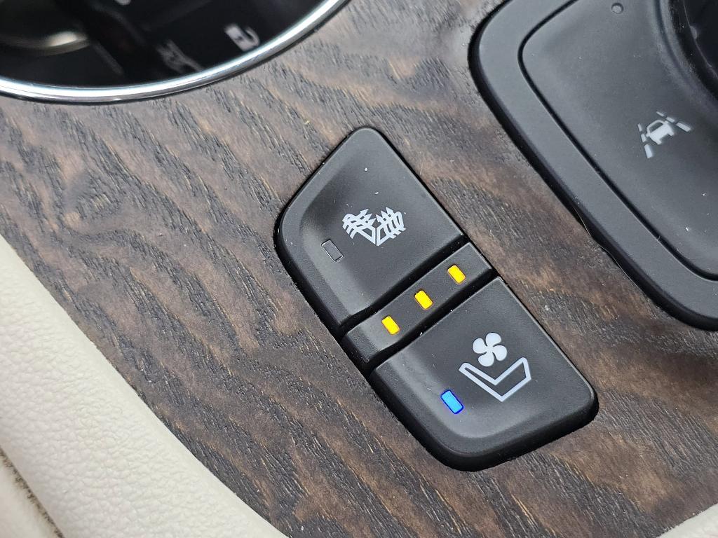 used 2021 GMC Acadia car, priced at $27,941