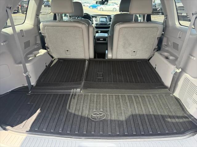used 2014 Toyota Highlander car, priced at $19,995