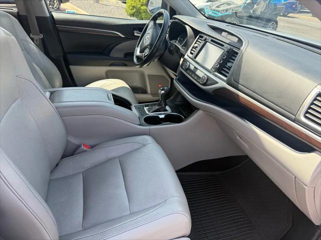 used 2014 Toyota Highlander car, priced at $19,995