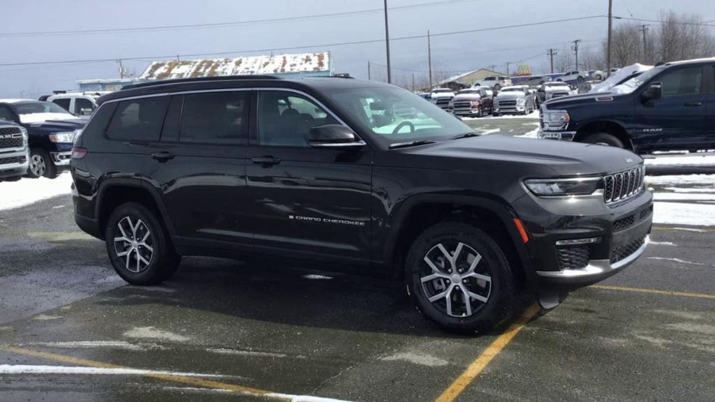 new 2024 Jeep Grand Cherokee L car, priced at $49,431