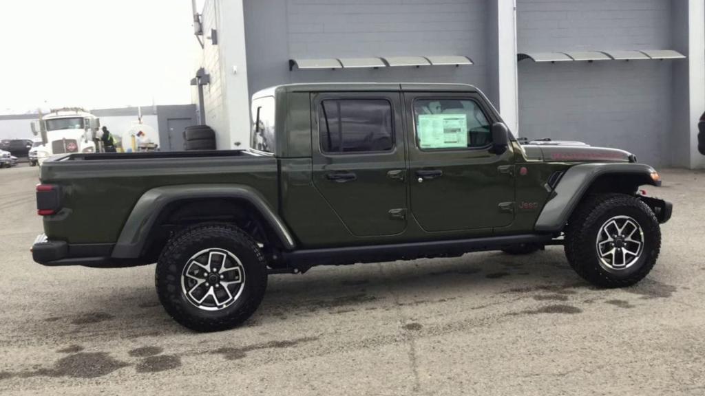 new 2024 Jeep Gladiator car, priced at $60,993