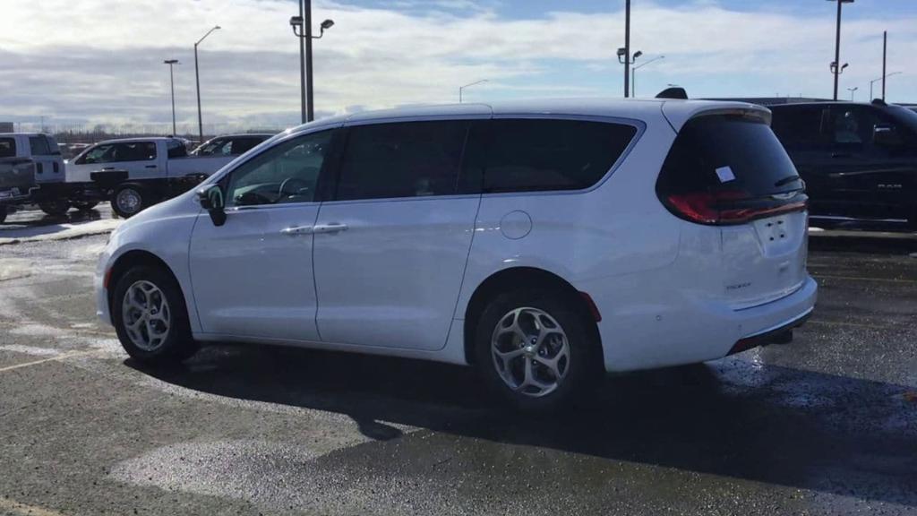 new 2024 Chrysler Pacifica car, priced at $55,183