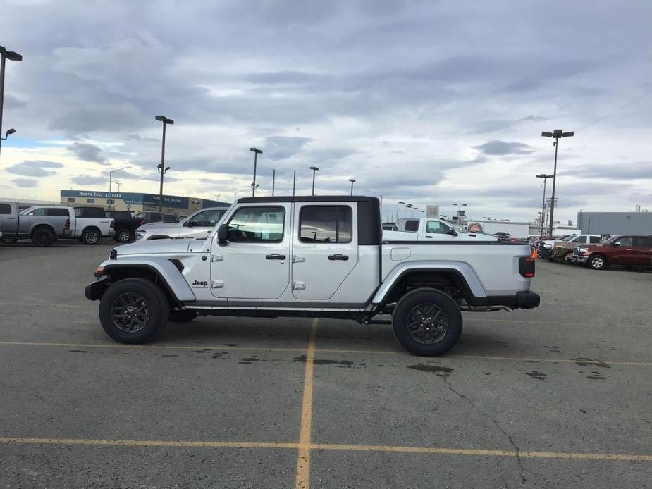 new 2024 Jeep Gladiator car, priced at $48,870