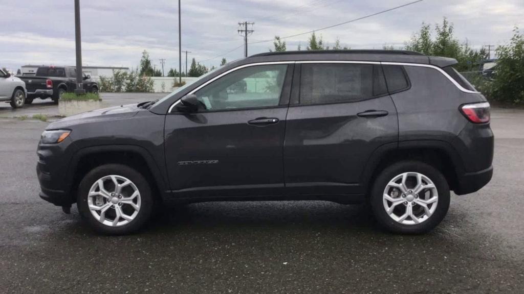 new 2024 Jeep Compass car, priced at $34,000