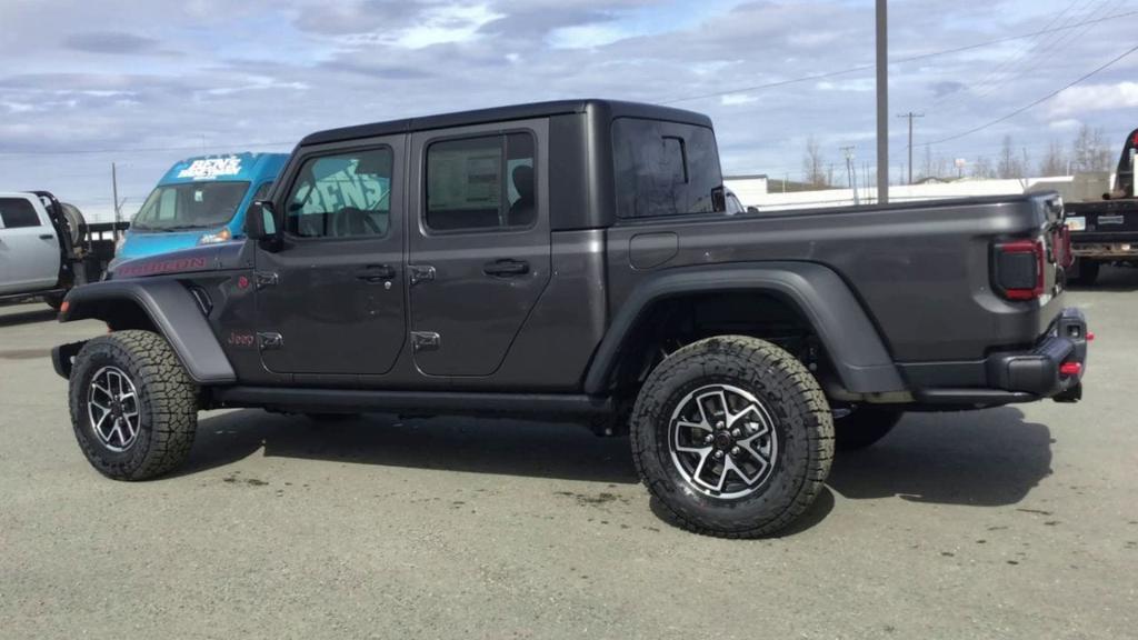 new 2024 Jeep Gladiator car, priced at $61,383
