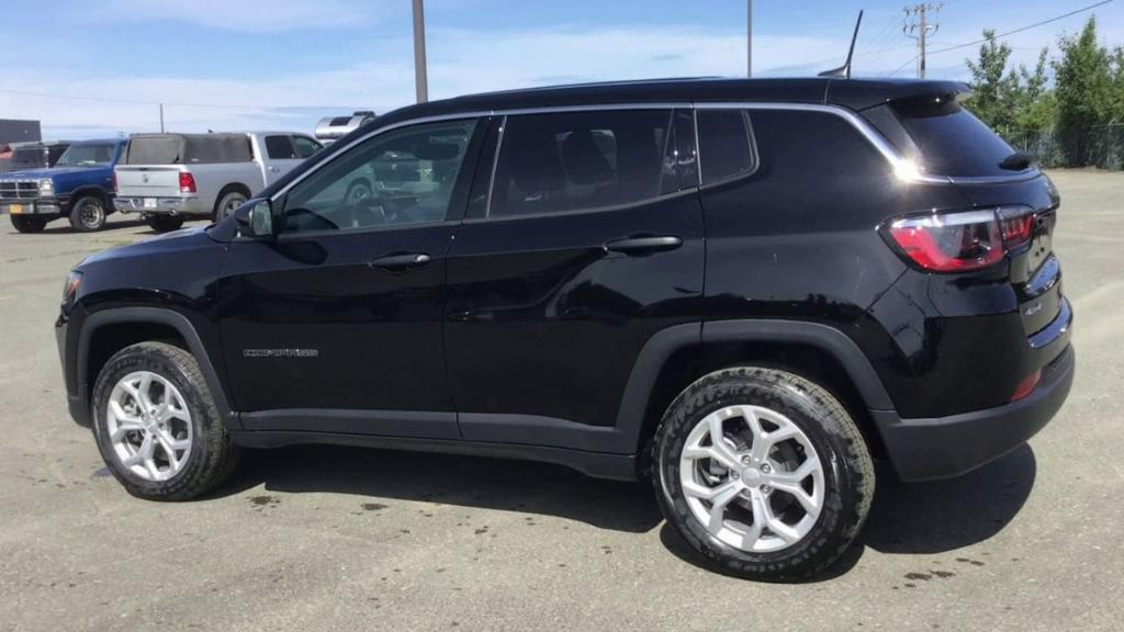 new 2024 Jeep Compass car, priced at $28,435