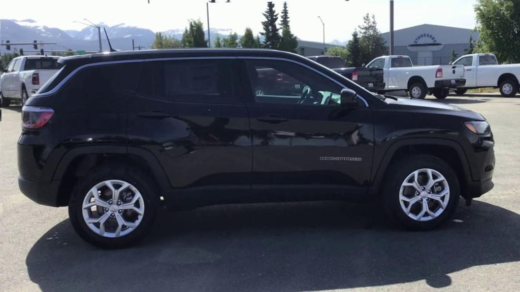 new 2024 Jeep Compass car, priced at $28,435