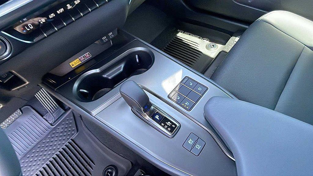 new 2025 Lexus UX 300h car, priced at $43,040