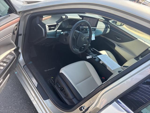 used 2024 Lexus ES 350 car, priced at $49,275