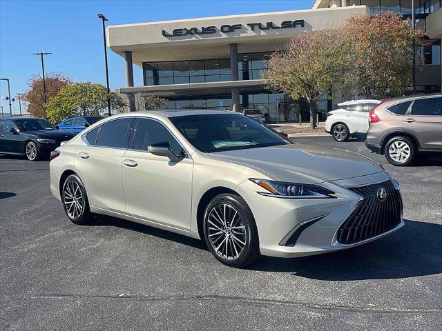 new 2025 Lexus ES 300h car, priced at $50,709